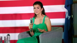 Read more about the article Casey Desantis Bio: Real Name, Net Worth, Age, Height, Career, and Family